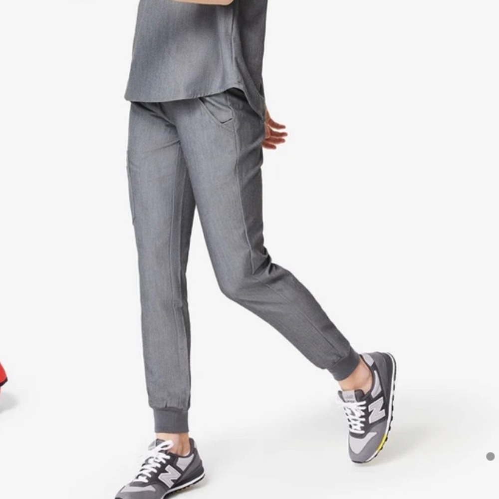 Figs jogger scrubs size small GRAPHITE